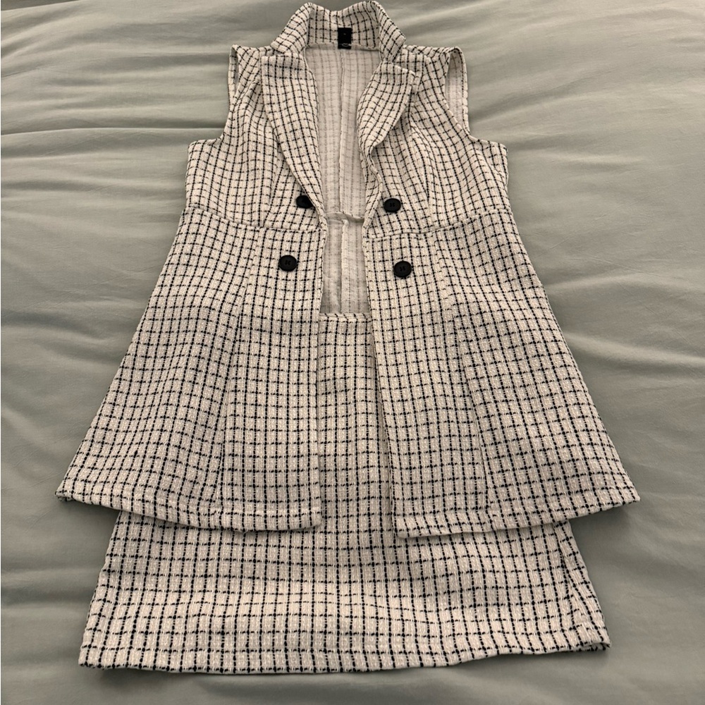 SHEIN Black and White Textured Vest